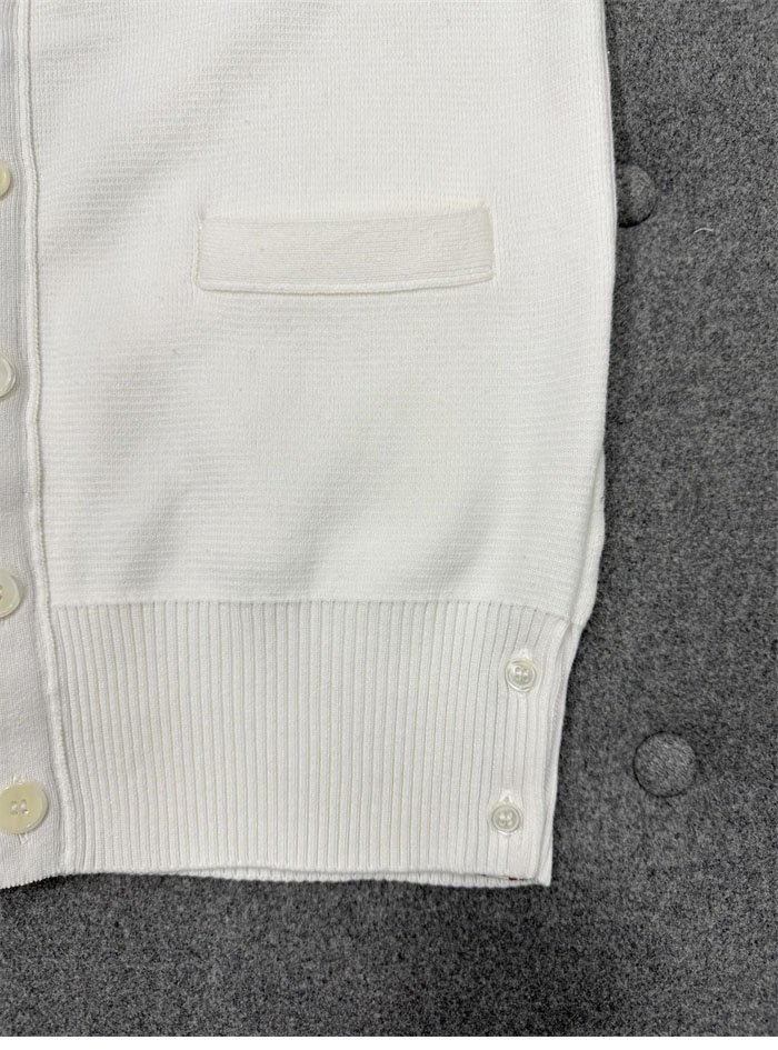 Thom Browne 톰브라운 사선완장 코튼 클래식 가디건 레플리카 22번 이미지 - 의류 | 세미샵 레플리카 사이트