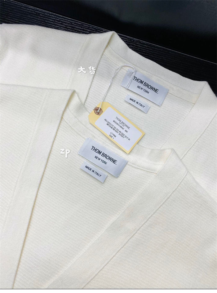 Thom Browne 톰브라운 사선완장 코튼 클래식 가디건 레플리카 25번 이미지 - 의류 | 세미샵 레플리카 사이트