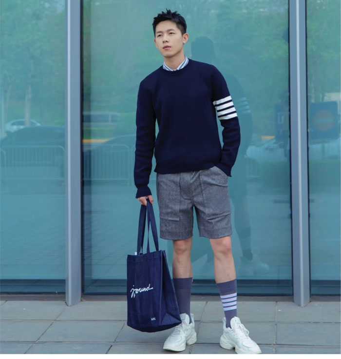 톰브라운 사선완장 클래식 크루넥 맨투맨 (TJ공장) - 상세 이미지