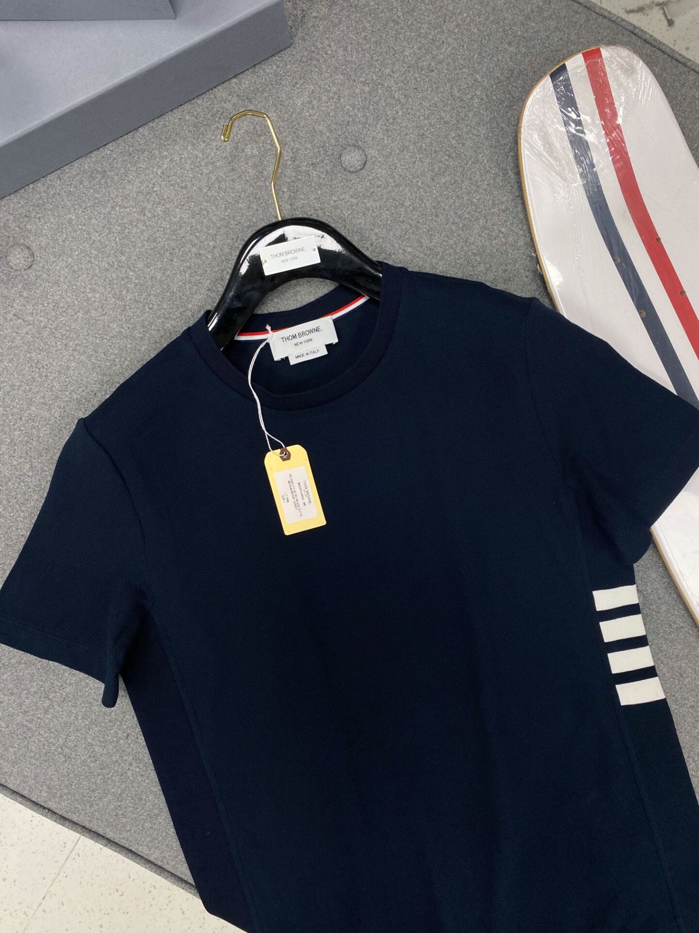 Thom Browne 톰브라운 사이드라인 반팔 티셔츠 “3COLOR” 레플리카 8번 이미지 - 의류 | 세미샵 레플리카 사이트