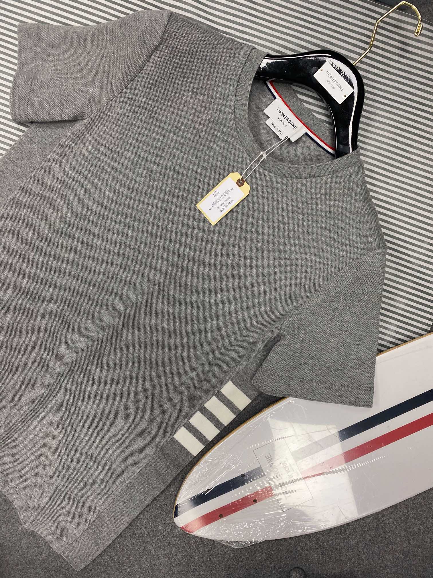 Thom Browne 톰브라운 사이드라인 반팔 티셔츠 “3COLOR” 레플리카 14번 이미지 - 의류 | 세미샵 레플리카 사이트