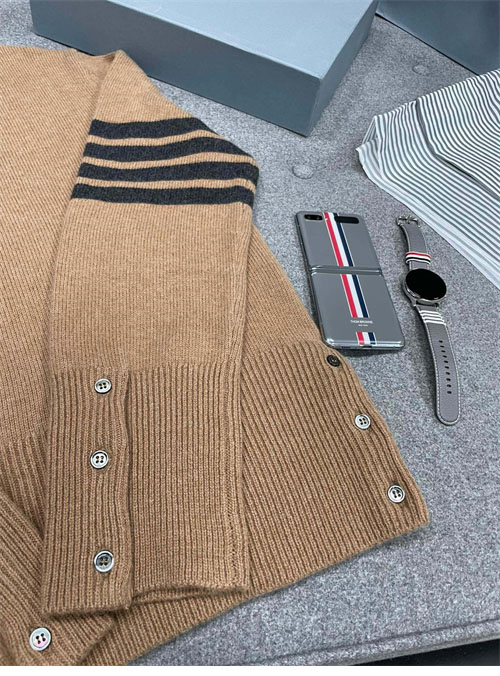 Thom Browne 톰브라운 울 저지 스티치 사선완장 4-Bar 크루넥 클래식 니트 레플리카 14번 이미지 - 의류 | 세미샵 레플리카 사이트