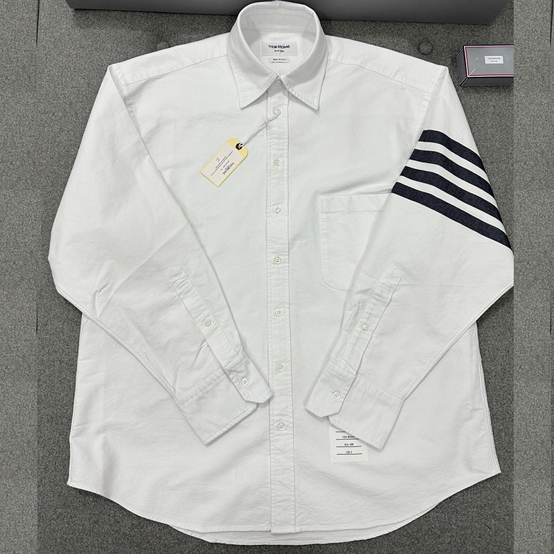 Thom Browne 톰브라운 클래식 사선완장 옥스포드 박스핏 셔츠 레플리카 1번 이미지 - 의류 | 세미샵 레플리카 사이트