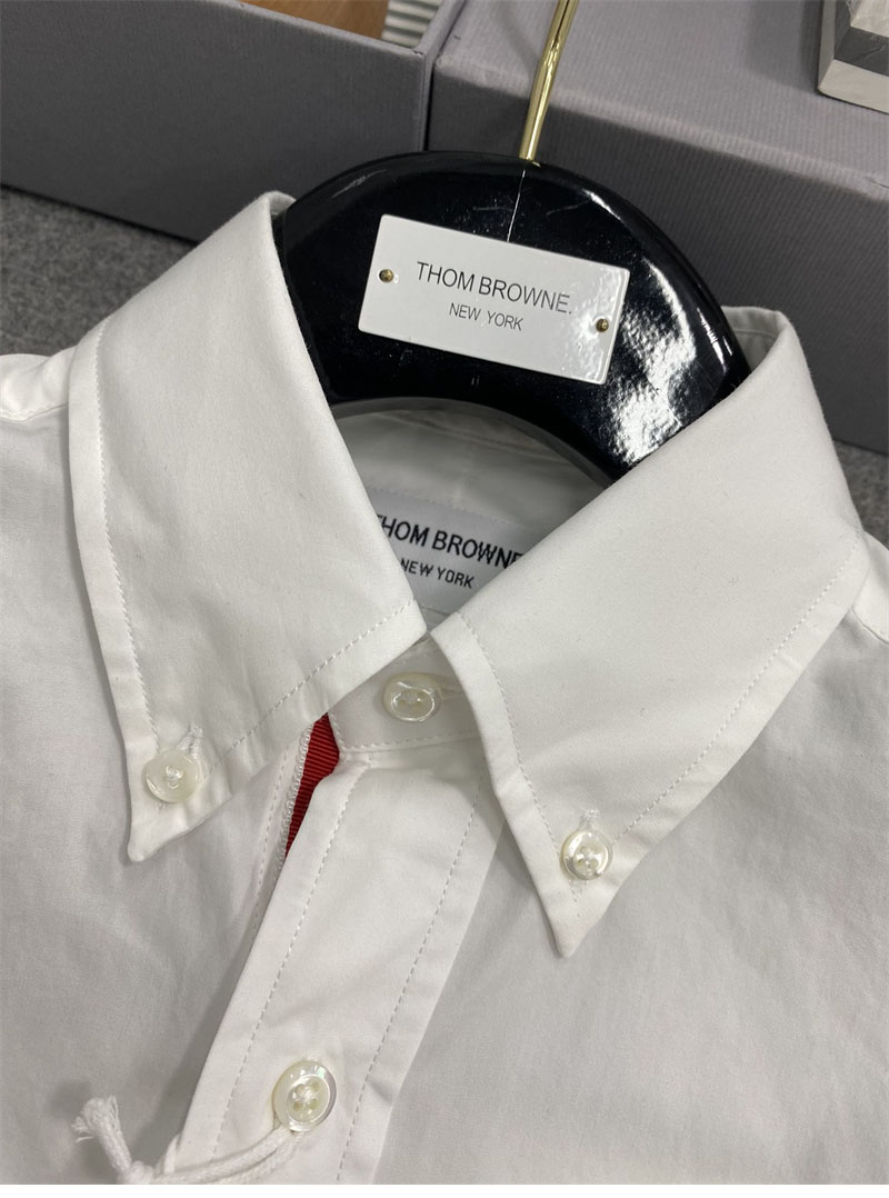 Thom Browne 톰브라운 포플린 히든 삼선 클래식 셔츠 레플리카 13번 이미지 - 의류 | 세미샵 레플리카 사이트