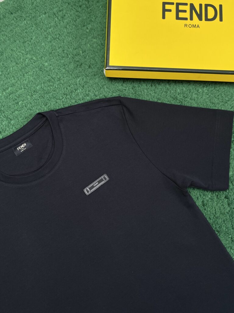 펜디 24SS Label 라운드 반팔 티셔츠 블랙 - 상세 이미지
