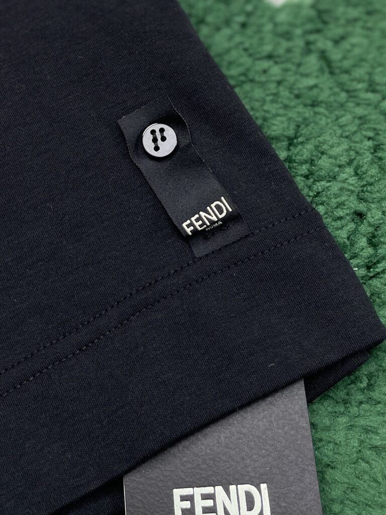 펜디 24SS Label 라운드 반팔 티셔츠 블랙 - 상세 이미지