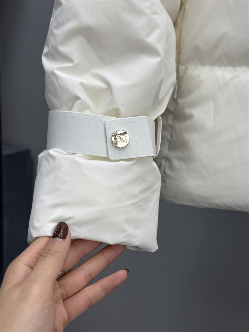 펜디 펜디 퀼팅 애비에이터 다운 패딩 자켓 레플리카 16번 이미지 - 의류 | 세미샵 레플리카 사이트