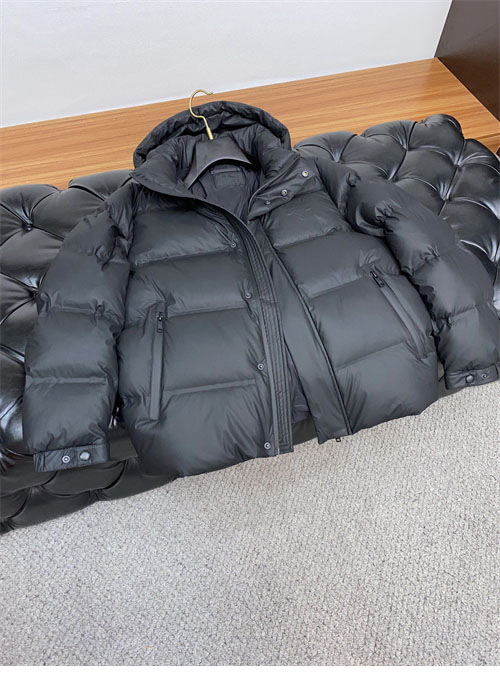 P R A D A 프라다 24FW 로고 패딩 자켓 레플리카 16번 이미지 - 의류 | 세미샵 레플리카 사이트