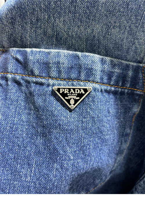 P R A D A 프라다 24SS 트라이앵글 로고 포켓 워싱 데님 셔츠 레플리카 8번 이미지 - 의류 | 세미샵 레플리카 사이트