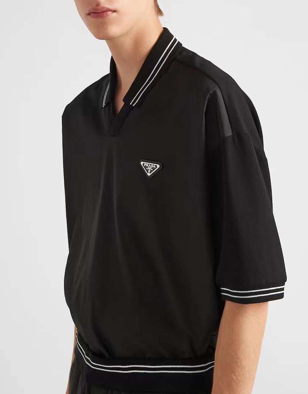 P R A D A 프라다 24 리나일론 사피아노 스틸 와펜 반팔 폴로 카라 티셔츠 레플리카 2번 이미지 - 의류 | 세미샵 레플리카 사이트