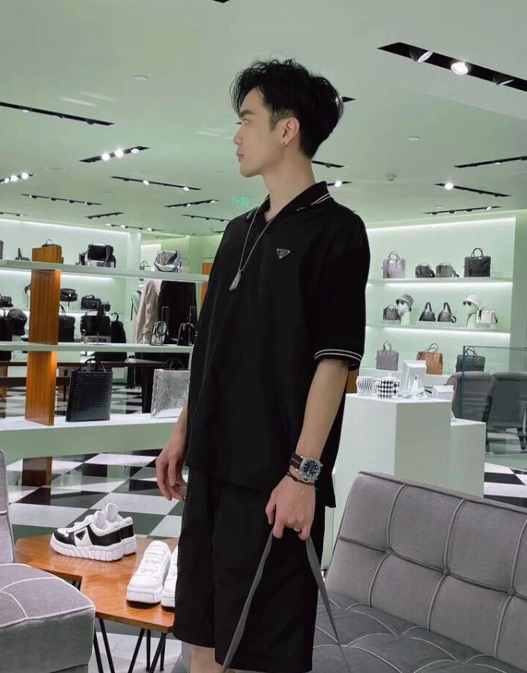 P R A D A 프라다 24 리나일론 사피아노 스틸 와펜 반팔 폴로 카라 티셔츠 레플리카 3번 이미지 - 의류 | 세미샵 레플리카 사이트