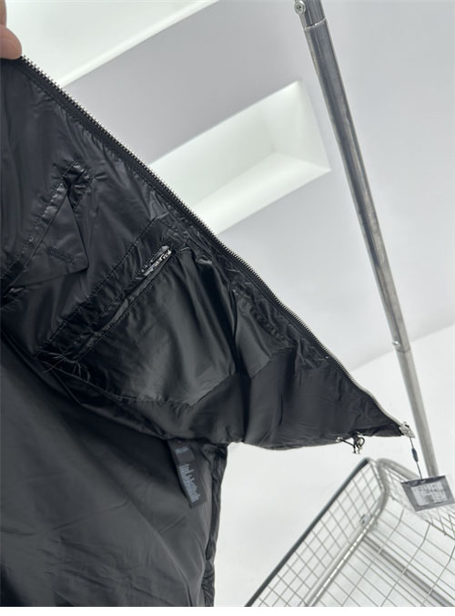 P R A D A 프라다 Linea Rossa 빅 포켓 다운 자켓 레플리카 10번 이미지 - 의류 | 세미샵 레플리카 사이트