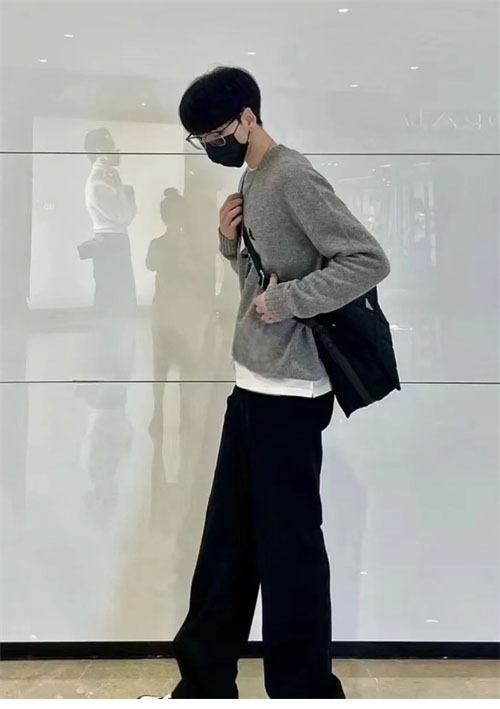 P R A D A 프라다 로고 울 캐시미어 크루넥 스웨터 니트 2컬러 레플리카 3번 이미지 - 의류 | 세미샵 레플리카 사이트