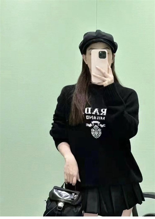 P R A D A 프라다 로고 울 캐시미어 크루넥 스웨터 니트 2컬러 레플리카 9번 이미지 - 의류 | 세미샵 레플리카 사이트