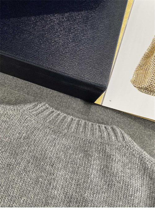 P R A D A 프라다 로고 울 캐시미어 크루넥 스웨터 니트 2컬러 레플리카 16번 이미지 - 의류 | 세미샵 레플리카 사이트