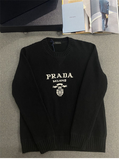 P R A D A 프라다 로고 울 캐시미어 크루넥 스웨터 니트 2컬러 레플리카 21번 이미지 - 의류 | 세미샵 레플리카 사이트