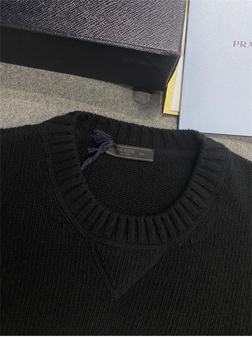 P R A D A 프라다 로고 울 캐시미어 크루넥 스웨터 니트 2컬러 레플리카 26번 이미지 - 의류 | 세미샵 레플리카 사이트