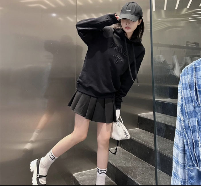 프라다 프라다 로고 자수 코튼 후디 레플리카 14번 이미지 - 의류 | 세미샵 레플리카 사이트