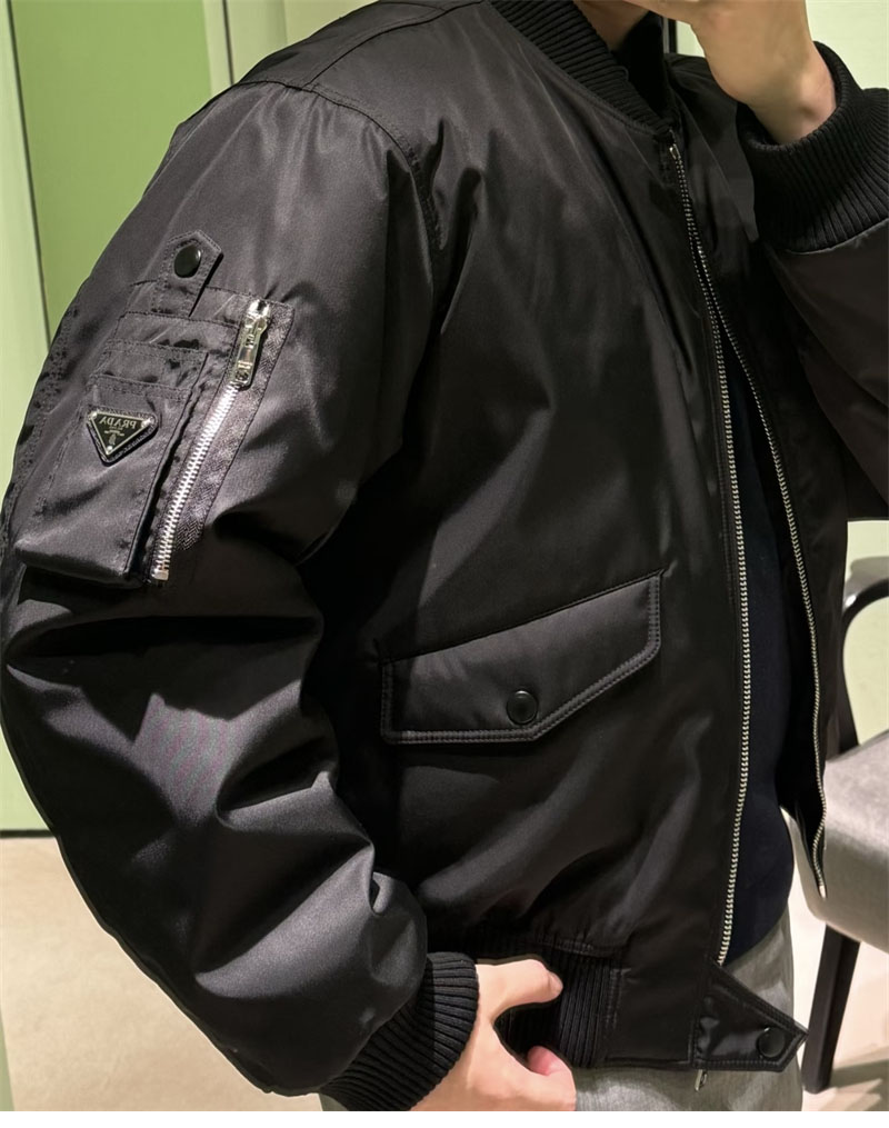 P R A D A 프라다 트라이앵글 로고 리나일론 봄버 자켓 레플리카 9번 이미지 - 의류 | 세미샵 레플리카 사이트