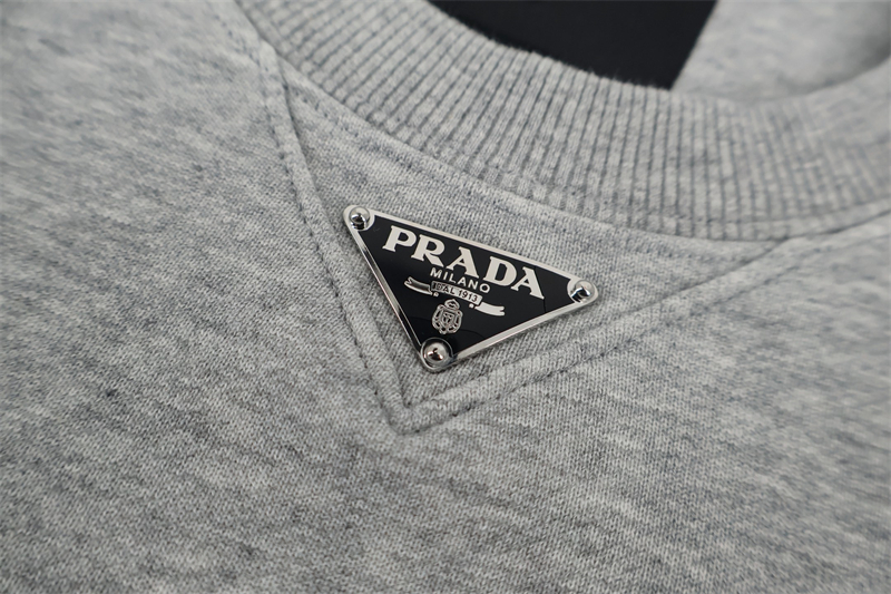 프라다 프라다 트라이앵글 로고 스웨트셔츠 맨투맨 레플리카 2번 이미지 - 의류 | 세미샵 레플리카 사이트