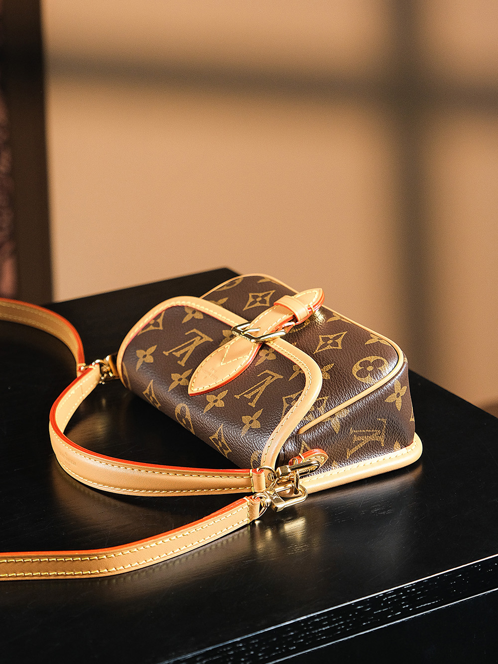 Louis  Vuitton Louis Vuitton Highend Nano Diane Monogram 레플리카 9번 이미지 - 하이앤드 | 세미샵 레플리카 사이트