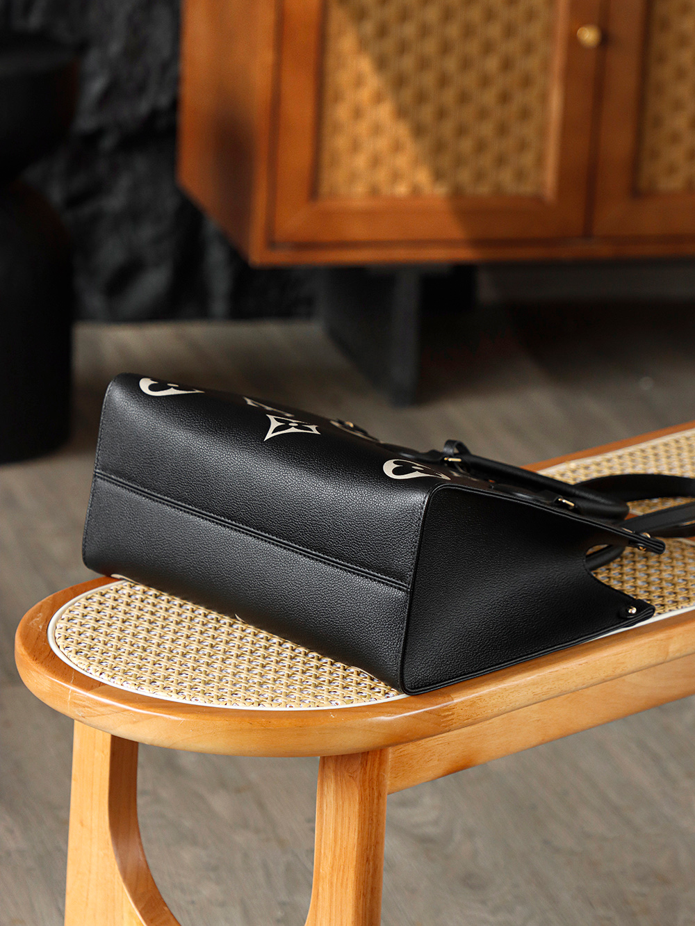 Louis  Vuitton Louis Vuitton Highend On The Go MM Bicolor Monogram Empreinte Leather 레플리카 6번 이미지 - 하이앤드 | 세미샵 레플리카 사이트