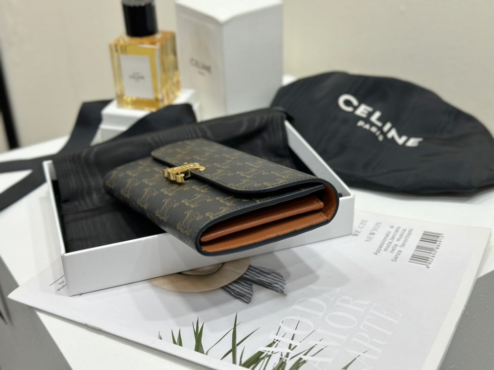 C E L I N E Celine Highend Large Wallet Triomphe Canvas 레플리카 3번 이미지 - 하이앤드 | 세미샵 레플리카 사이트