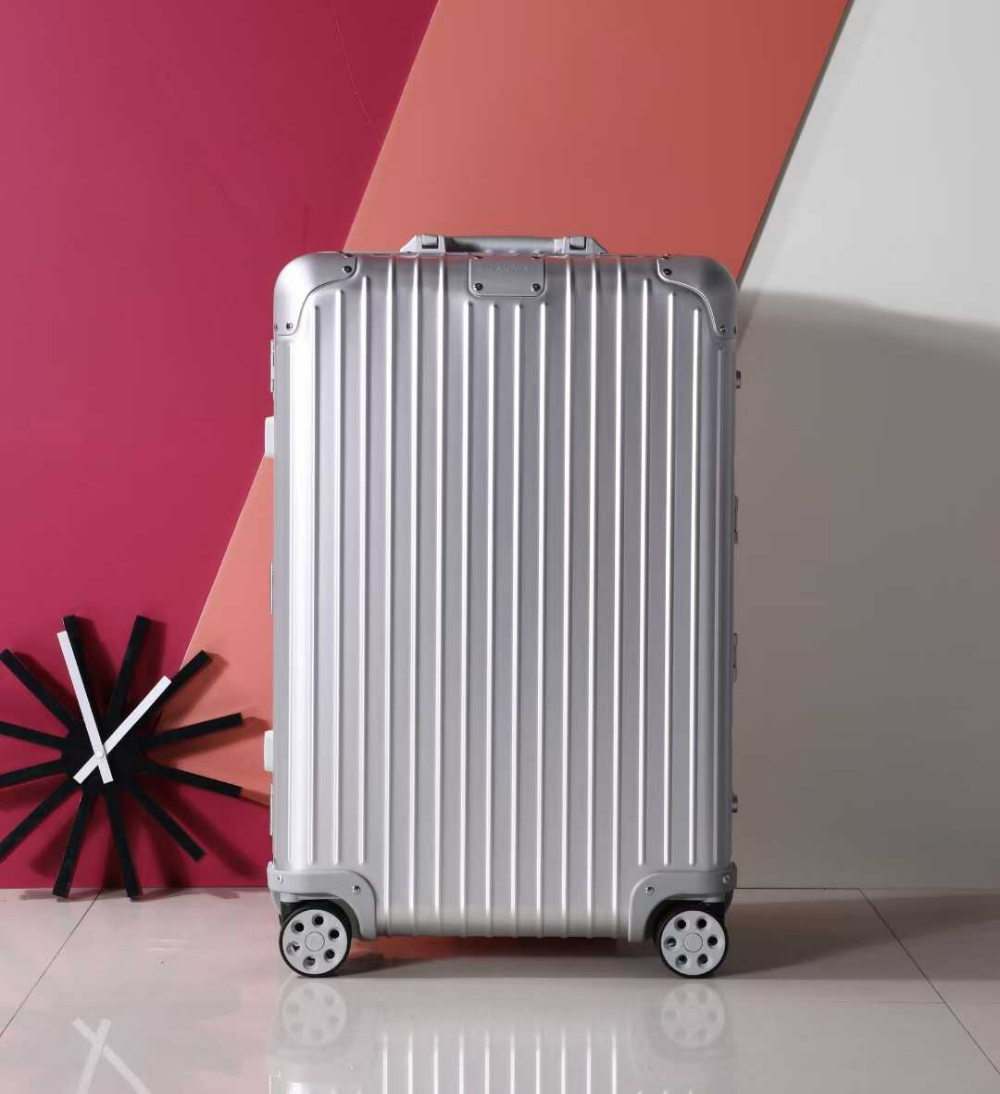 Rimowa Rimowa Original Cabin Aluminum Suitcase 레플리카 1번 이미지 - 하이앤드 | 세미샵 레플리카 사이트