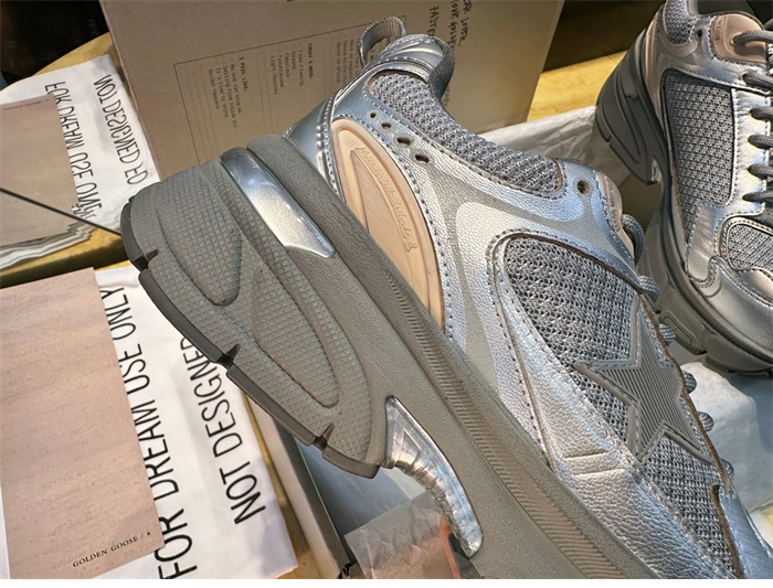 Golden Goose 골든구스 라이트스타 스니커즈 레플리카 15번 이미지 - 신발 | 세미샵 레플리카 사이트