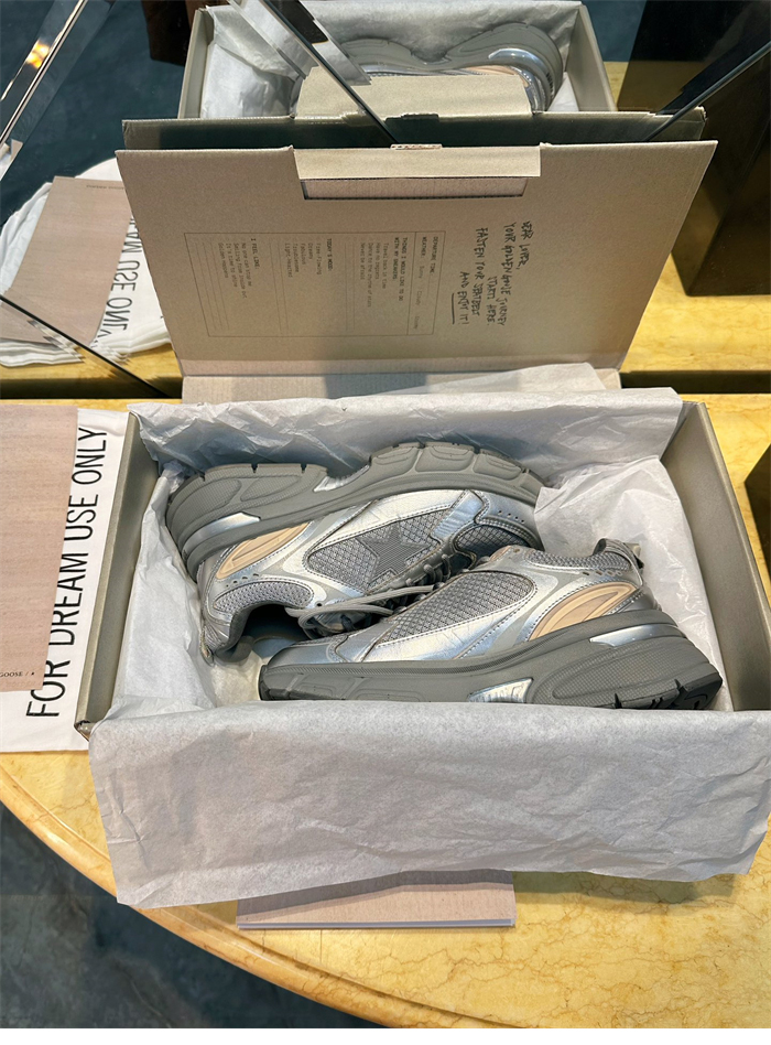 골든구스 골든구스 라이트스타 스니커즈 레플리카 11번 이미지 - 신발 | 세미샵 레플리카 사이트