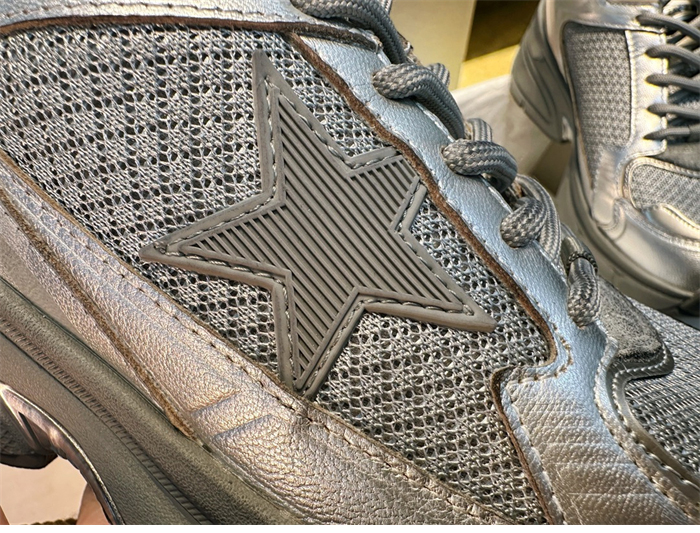 골든구스 골든구스 라이트스타 스니커즈 레플리카 10번 이미지 - 신발 | 세미샵 레플리카 사이트