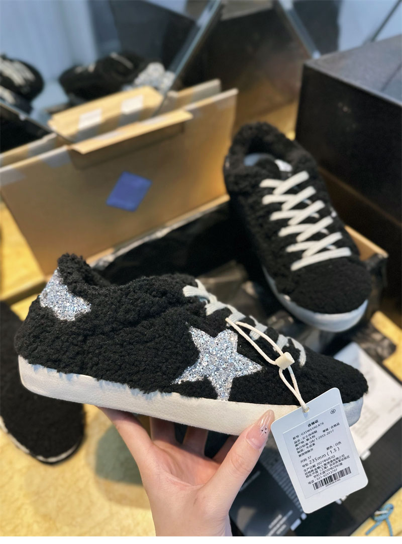 골든구스 골든구스 슈퍼스타 글리터 시어링 로우탑 스니커즈 레플리카 2번 이미지 - 신발 | 세미샵 레플리카 사이트