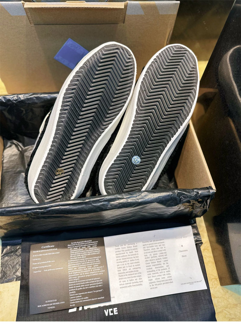 골든구스 골든구스 슈퍼스타 글리터 시어링 로우탑 스니커즈 레플리카 3번 이미지 - 신발 | 세미샵 레플리카 사이트