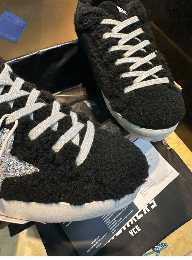 골든구스 골든구스 슈퍼스타 글리터 시어링 로우탑 스니커즈 레플리카 7번 이미지 - 신발 | 세미샵 레플리카 사이트