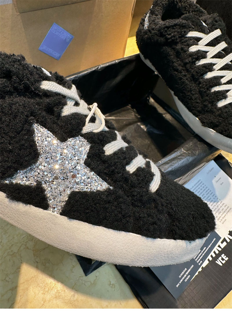 골든구스 골든구스 슈퍼스타 글리터 시어링 로우탑 스니커즈 레플리카 15번 이미지 - 신발 | 세미샵 레플리카 사이트