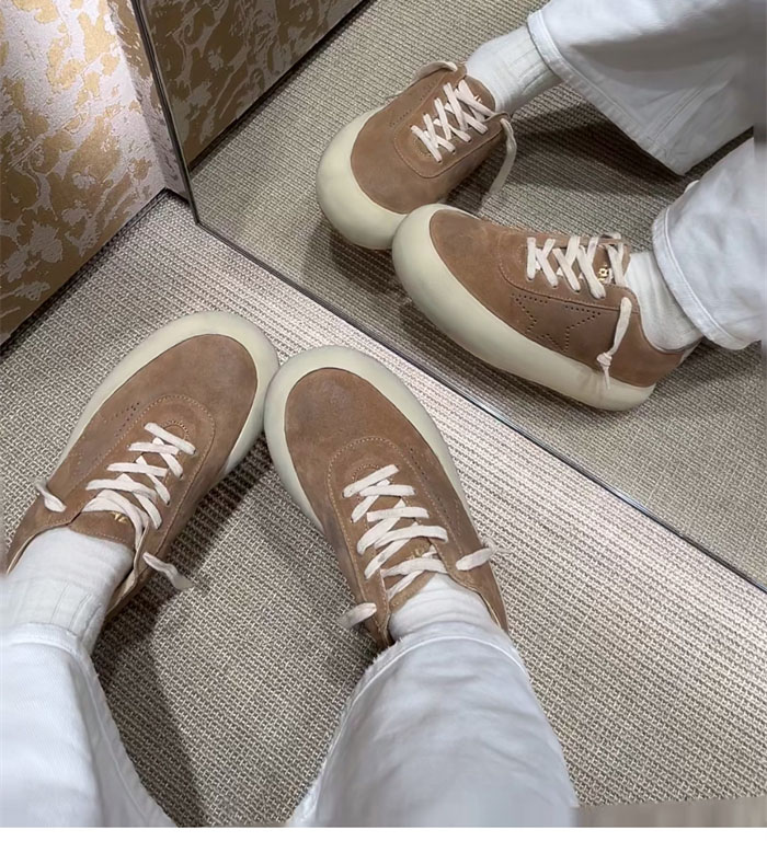 Golden Goose 골든구스 스페이스 스웨이드 시어링 스니커즈 레플리카 2번 이미지 - 신발 | 세미샵 레플리카 사이트