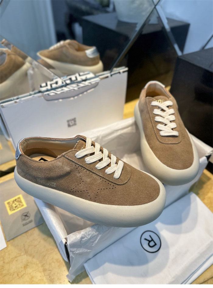 Golden Goose 골든구스 스페이스 스웨이드 시어링 스니커즈 레플리카 6번 이미지 - 신발 | 세미샵 레플리카 사이트