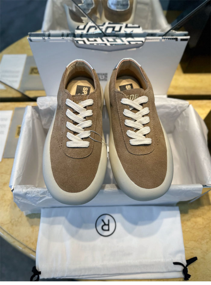 Golden Goose 골든구스 스페이스 스웨이드 시어링 스니커즈 레플리카 9번 이미지 - 신발 | 세미샵 레플리카 사이트