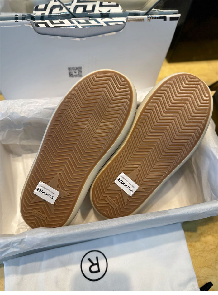 Golden Goose 골든구스 스페이스 스웨이드 시어링 스니커즈 레플리카 11번 이미지 - 신발 | 세미샵 레플리카 사이트