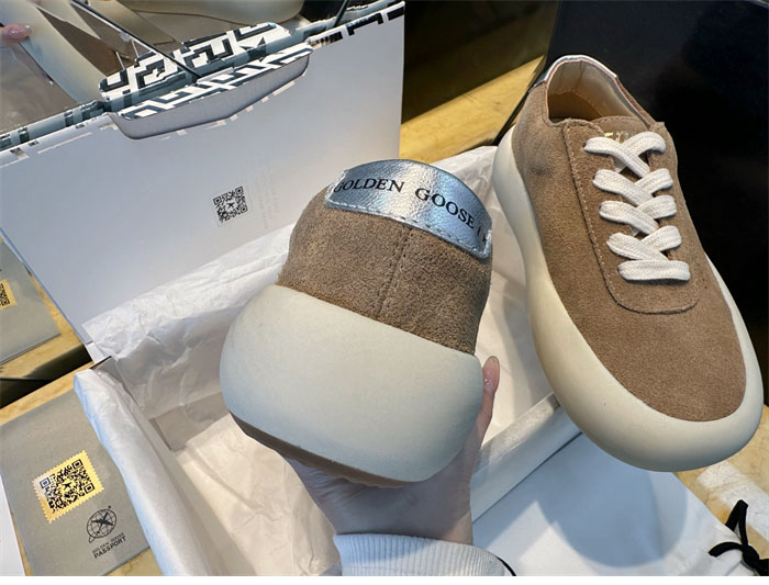 Golden Goose 골든구스 스페이스 스웨이드 시어링 스니커즈 레플리카 17번 이미지 - 신발 | 세미샵 레플리카 사이트