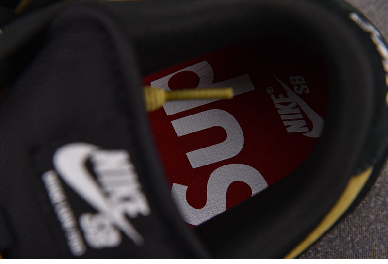 Nike 슈프림 x 나이키 SB 덩크 로우 캠퍼 그린 HQ8487-300 레플리카 12번 이미지 - 신발 | 세미샵 레플리카 사이트