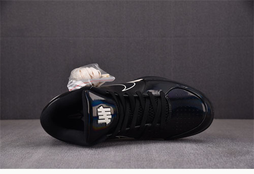 Nike 언더핏 x 나이키 줌 코비 4 프로토 블랙 맘바 레플리카 4번 이미지 - 신발 | 세미샵 레플리카 사이트