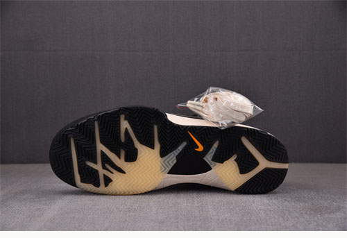 Nike 언더핏 x 나이키 줌 코비 4 프로토 블랙 맘바 레플리카 5번 이미지 - 신발 | 세미샵 레플리카 사이트