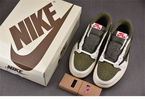 Nike 트레비스 스캇 x 에어조던1 로우 OG 미디엄 올리브 레플리카 8번 이미지 - 신발 | 세미샵 레플리카 사이트