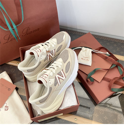 New Balance 뉴발란스 x 로로피아나 990v6 스니커즈 레플리카 2번 이미지 - 신발 | 세미샵 레플리카 사이트