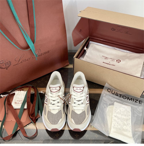 New Balance 뉴발란스 x 로로피아나 990v6 스니커즈 레플리카 15번 이미지 - 신발 | 세미샵 레플리카 사이트