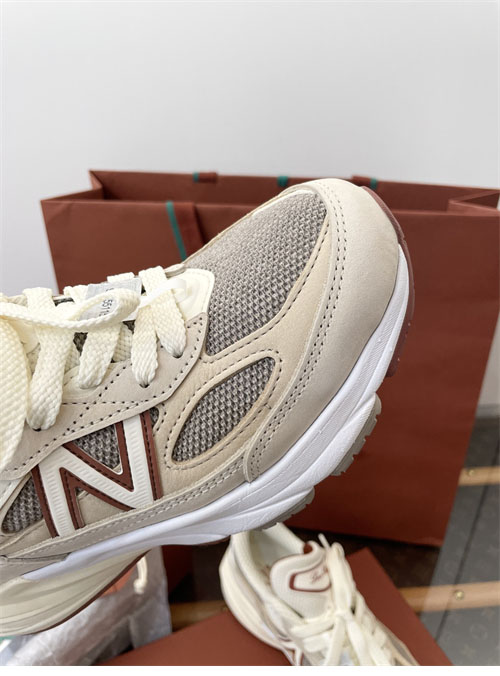 New Balance 뉴발란스 x 로로피아나 990v6 스니커즈 레플리카 19번 이미지 - 신발 | 세미샵 레플리카 사이트