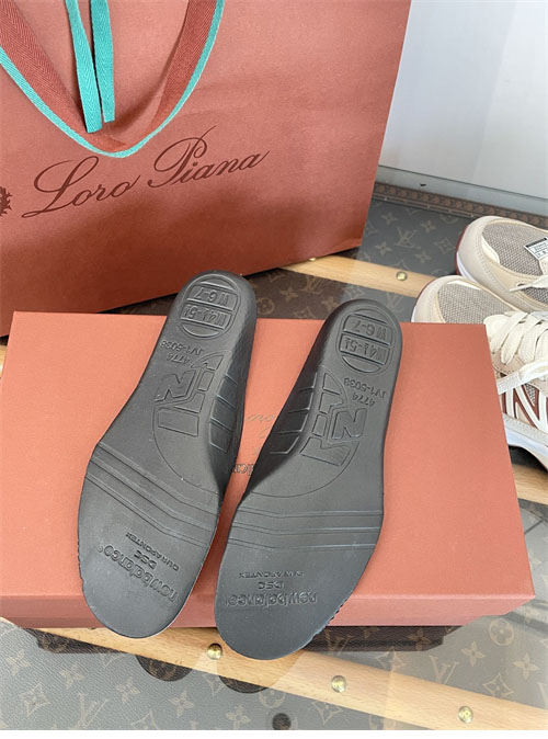 New Balance 뉴발란스 x 로로피아나 990v6 스니커즈 레플리카 25번 이미지 - 신발 | 세미샵 레플리카 사이트