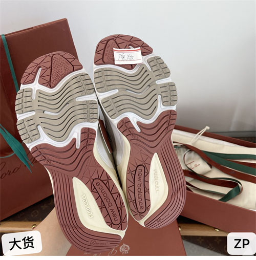 New Balance 뉴발란스 x 로로피아나 990v6 스니커즈 레플리카 36번 이미지 - 신발 | 세미샵 레플리카 사이트