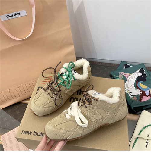 New Balance 뉴발란스 x 미우미우 530 SL 블리치드 가죽 스니커즈 레플리카 10번 이미지 - 신발 | 세미샵 레플리카 사이트